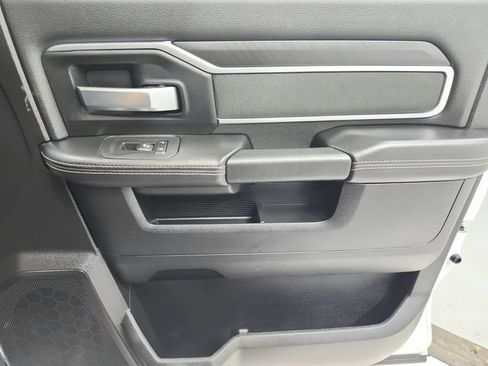Used 2025 RAM 2500 Big Horn AWD/4WD image 38