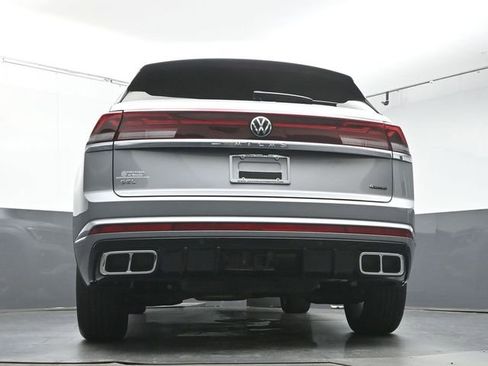 Used 2024 Volkswagen Atlas Cross Sport SEL R-Line AWD/4WD image 38