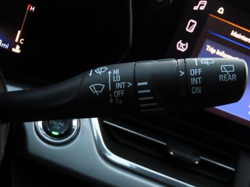 Used 2025 Chevrolet Trax LT w/ LT Convenience Package image 33