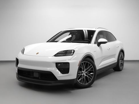 Certified 2025 Porsche Macan 4 Electric AWD/4WD image 6