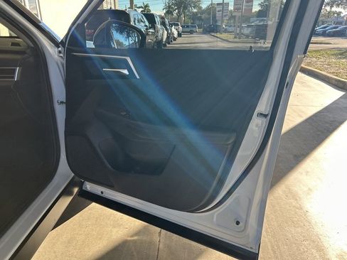 Used 2022 Mitsubishi Outlander ES image 22