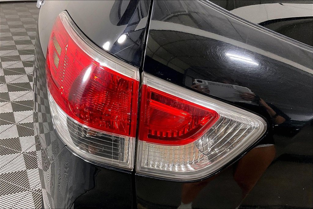 Used 2014 Nissan Pathfinder S w/ Cargo Package FWD image 39