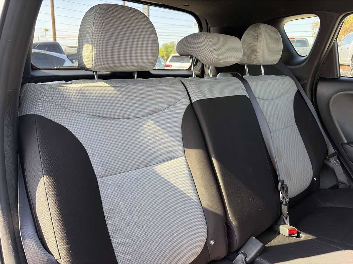 Used 2016 Kia Soul FWD image 23