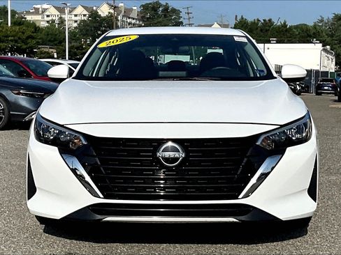 Used 2025 Nissan Sentra SV FWD image 3