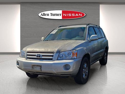 Used 2005 Toyota Highlander 2WD V6 w/ 3rd Row image 26