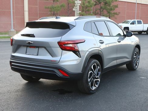 New 2026 Chevrolet Trax RS w/ Sunroof Package FWD image 27