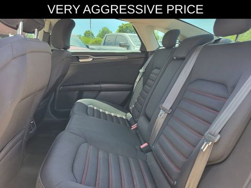 Used 2016 Ford Fusion SE FWD image 10