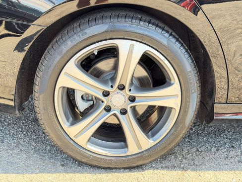 Used 2017 Mercedes-Benz E 300 4MATIC image 96