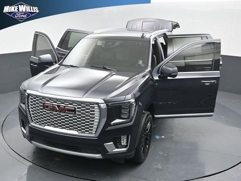 Used 2023 GMC Yukon Denali RWD image 26