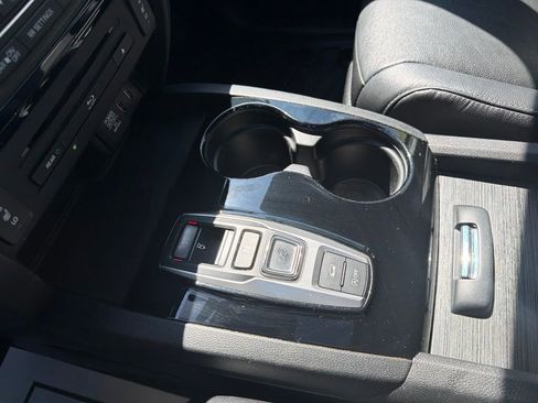 Used 2017 Honda Pilot Touring image 40