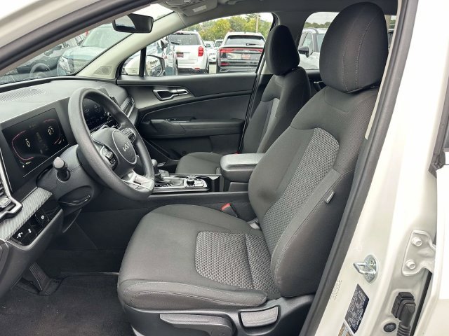 Used 2024 Kia Sportage LX AWD/4WD image 11