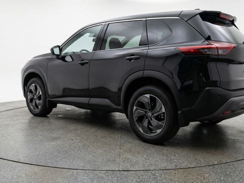 Used 2025 Nissan Rogue SV AWD/4WD image 6