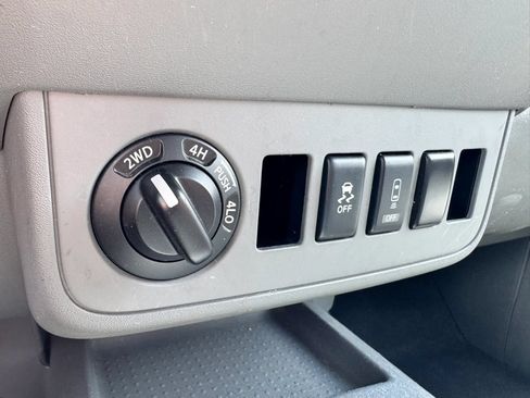Used 2020 Nissan Frontier SV w/ Midnight Edition Floor Mats AWD/4WD image 9