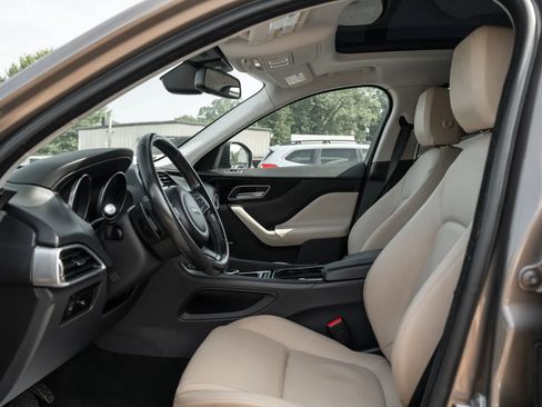 Used 2017 Jaguar F-PACE Premium AWD/4WD image 7