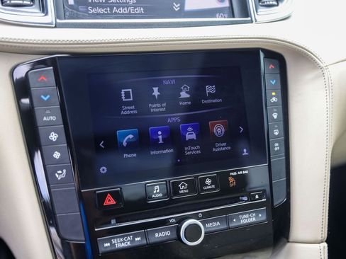 Used 2019 INFINITI QX50 Luxe w/ Navigation Package AWD/4WD image 18