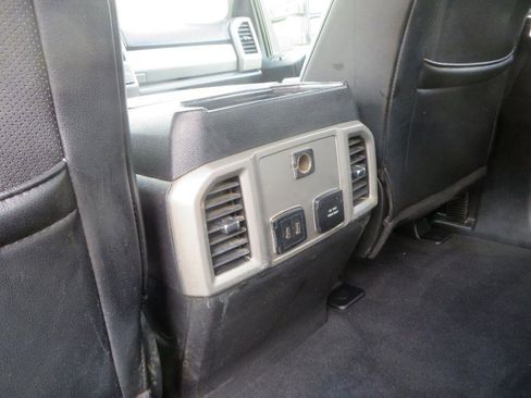 Used 2019 Ford F250 Lariat w/ Lariat Ultimate Package AWD/4WD image 29