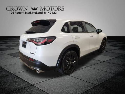 Certified 2025 Honda HR-V Sport image 3