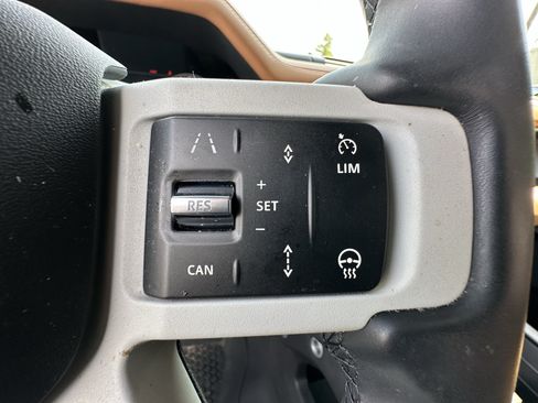 Used 2024 Land Rover Defender 110 X-Dynamic SE AWD/4WD image 21