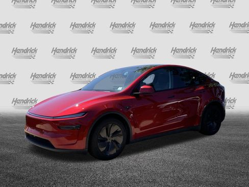 Used 2026 Tesla Model Y AWD image 5