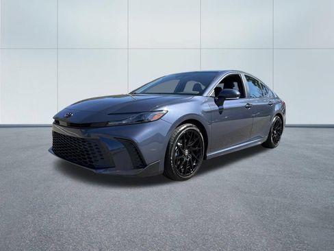 Used 2026 Toyota Camry SE w/ Convenience Package FWD image 2