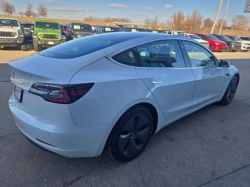 Used 2020 Tesla Model 3 Standard Range Plus image 11