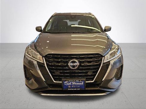 Certified 2022 Nissan Kicks SV image 3