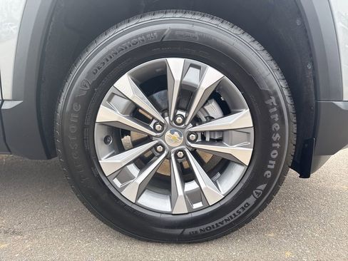 Used 2025 Chevrolet Equinox LT image 29