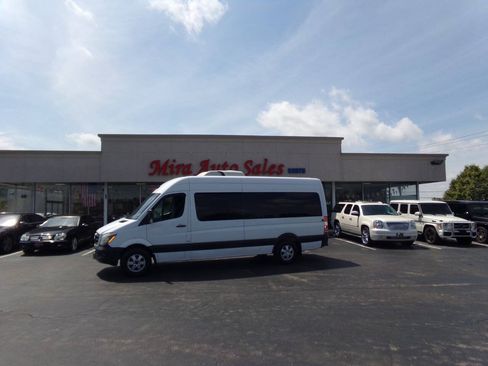 Used 2014 Mercedes-Benz Sprinter 2500 image 1