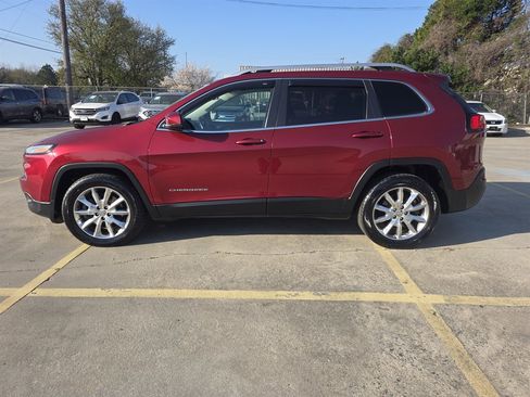 Used 2014 Jeep Cherokee Limited w/ Technology Group image 2