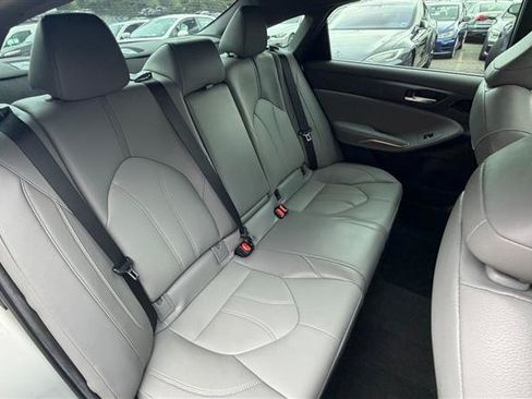 Used 2022 Toyota Avalon XLE w/ Moonroof Package FWD image 21