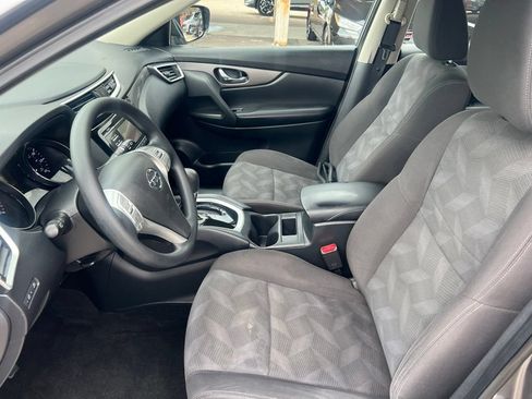 Used 2016 Nissan Rogue S FWD image 4