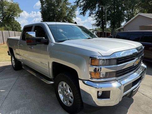 Used 2015 Chevrolet Silverado 2500 LT w/ LT Convenience Package AWD/4WD image 5