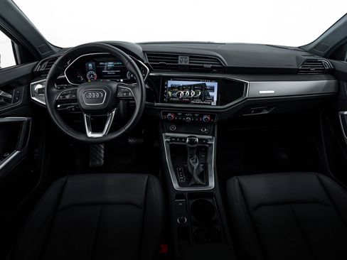 Certified 2025 Audi Q3 2.0T Premium Plus w/ Premium Plus Package image 8