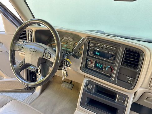 Used 2003 Chevrolet Silverado 2500 LT AWD/4WD image 29