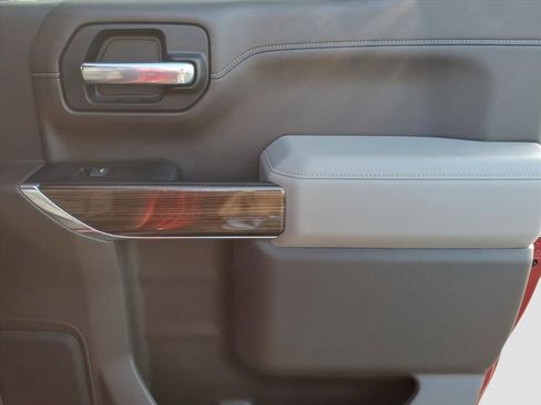 Used 2022 Chevrolet Silverado 1500 LT Trail Boss image 11