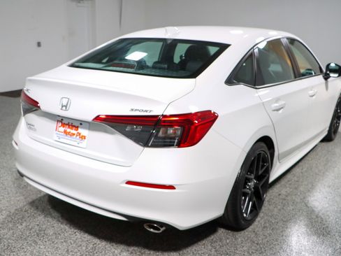 Used 2023 Honda Civic Sport image 7