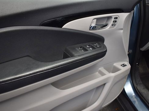 Used 2018 Honda Pilot Touring image 11