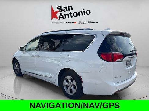 Used 2017 Chrysler Pacifica Touring-L Plus w/ Advanced Safetytec Group FWD image 5