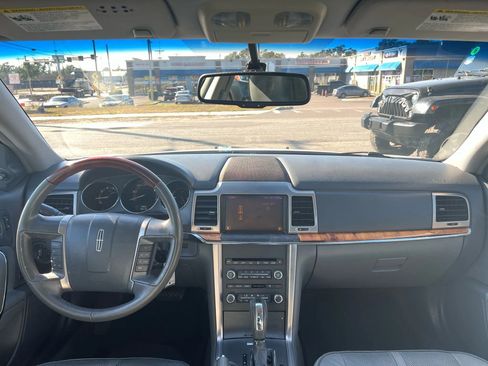 Used 2010 Lincoln MKZ image 11