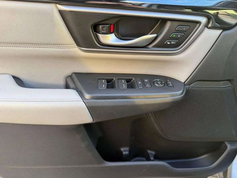Used 2018 Honda CR-V Touring image 37