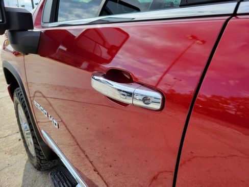 Used 2023 Chevrolet Silverado 2500 High Country w/ Technology Package image 8