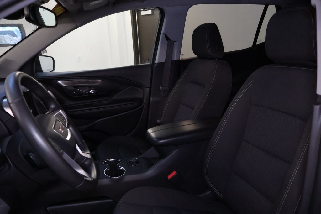 Used 2024 GMC Terrain SLE AWD/4WD image 14