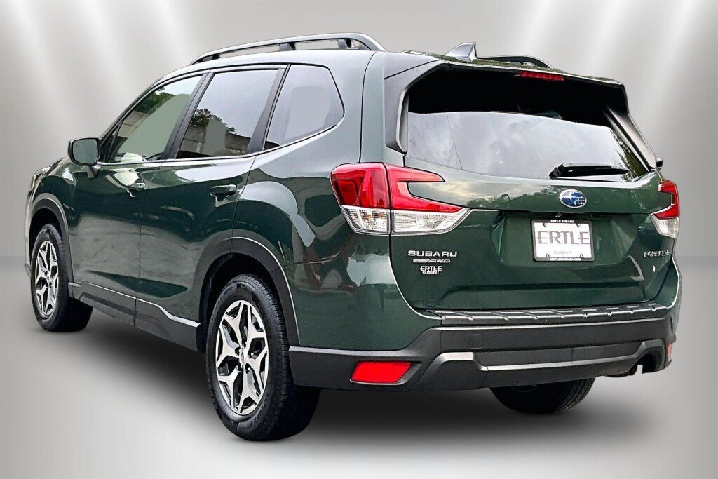 Certified 2024 Subaru Forester Premium AWD/4WD image 4