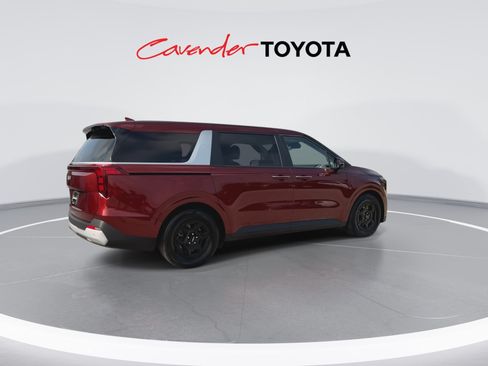 Used 2026 Kia Carnival FWD image 8
