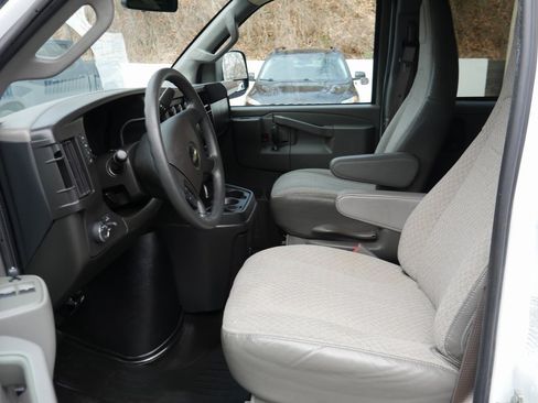 Used 2023 Chevrolet Express 3500 LS image 8