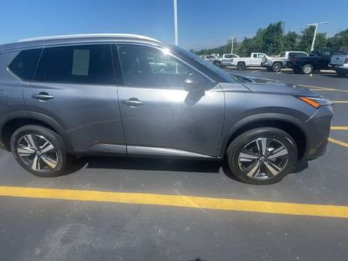 Used 2026 Nissan Rogue SL FWD image 3