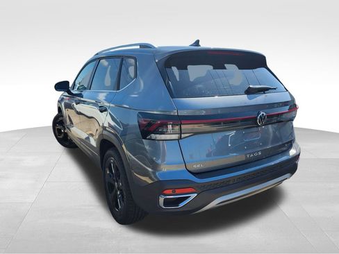 New 2025 Volkswagen Taos SEL image 4