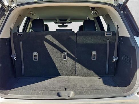 Used 2023 Nissan Pathfinder SL image 5