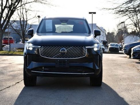 Used 2025 Volvo XC90 B5 Plus image 2