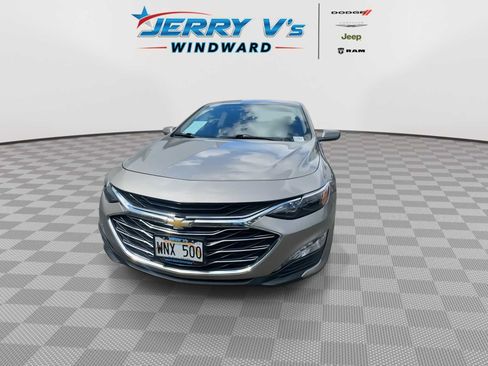 Used 2022 Chevrolet Malibu LT image 3